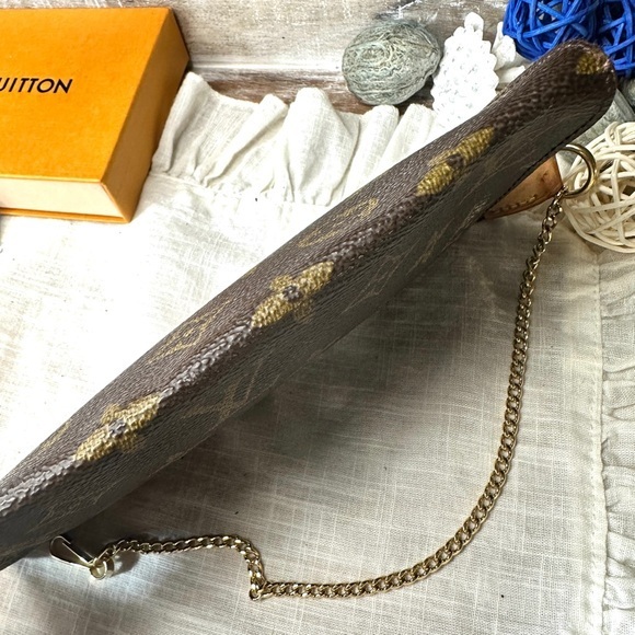 AUTHENTIC Louis Vuitton Monogram Toiletry Pouch - Picture 3 of 16